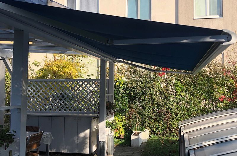 Kassetten-Markise mit Funkmotor ausgefahren