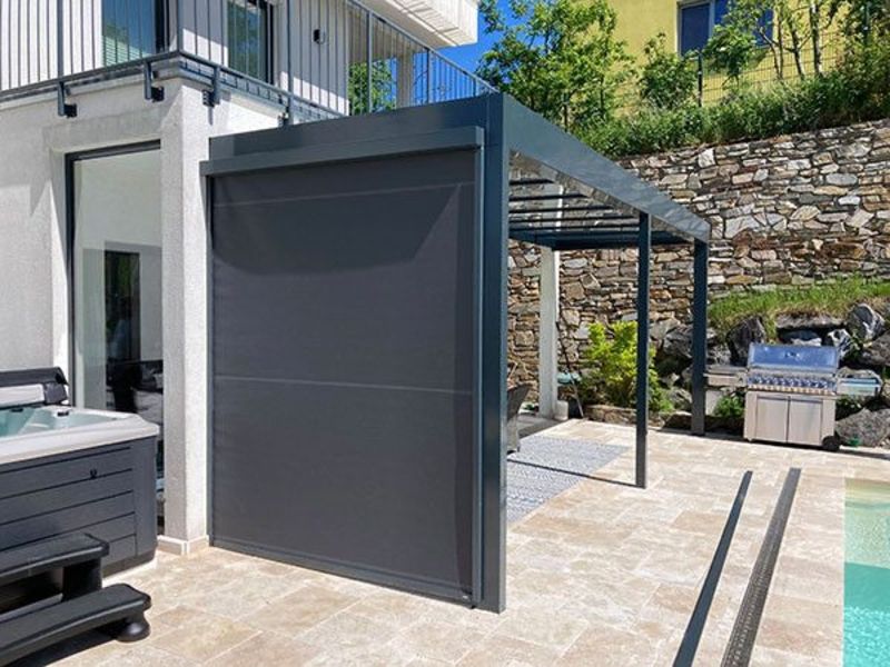Terrassenüberdachung mit Sonnen- und Hitzeschutz